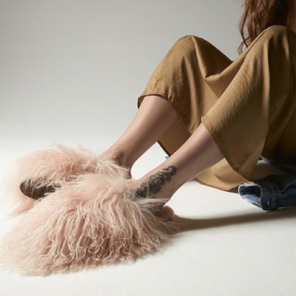 🆕UGG PINK FLUFF MOMMA CLOG SLIPPER PEACH MONGOLIAN FUR SOLDOUT DEAD-STOCK STYLE